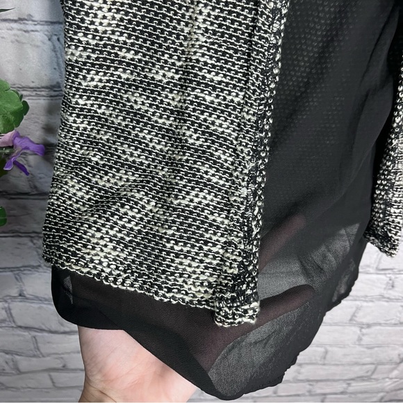 ¥💙2/$40💙Lady Dutch High Society Quarter Sleeve Detailed Top Size Small - Picture 12 of 16